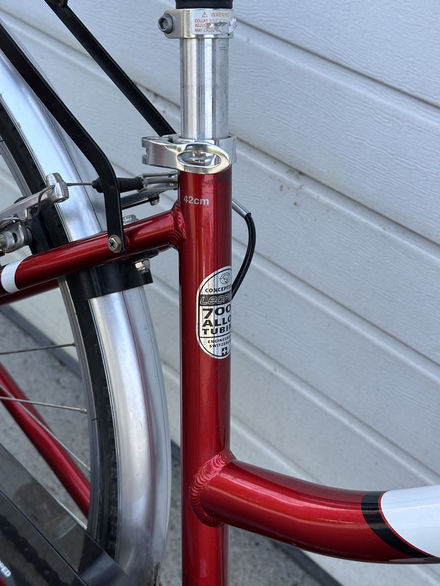 Leopard Biciclette: Damenrad Leopard Road Cat silber-rot 42cm – Usato da Wädenswil venduto da HobbyZimmer 3