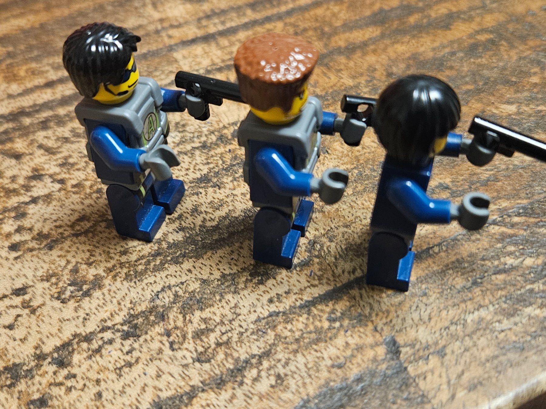 Lego Kit di costruzioni: lego lot de 3 figurines – Usato da Confignon venduto da Ecrofigs 3