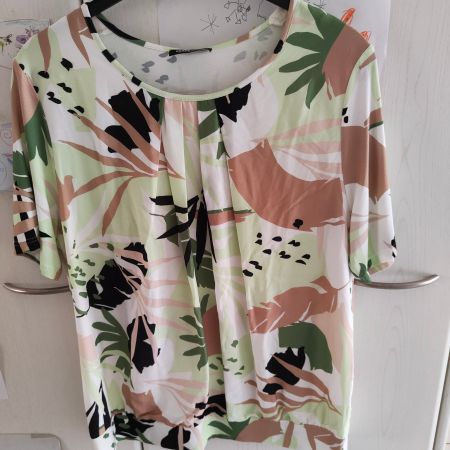 Flottes  Shirt von F. Walder Gr 46 Fr.  26.- nur 15.-