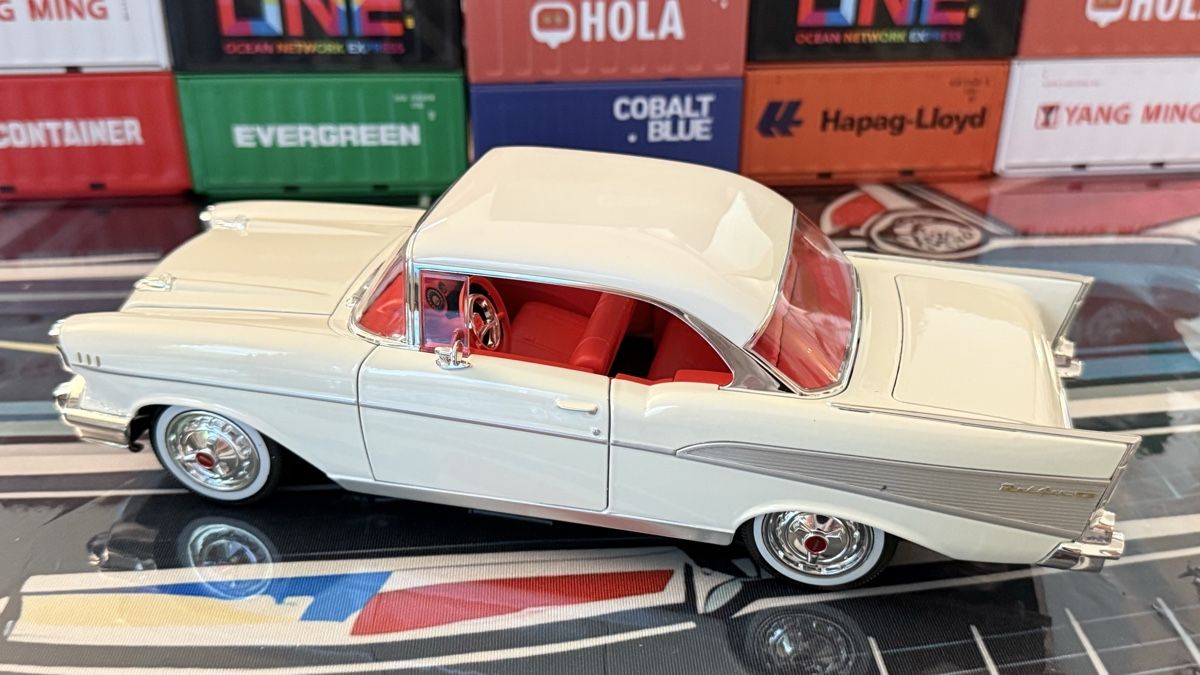 Chevrolet Modellautos: Chevrolet Bel Air 1957 weiss  – Neu (gemäss Beschreibung) aus Basel von Zomeg 7