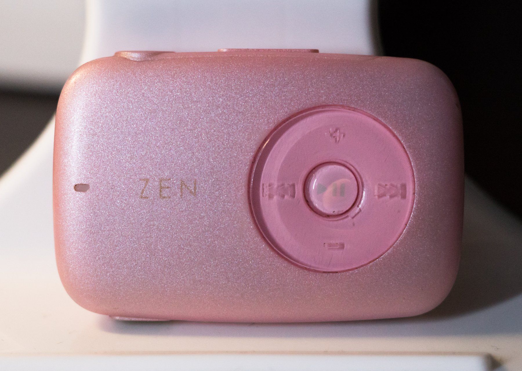 Creative Lettore multimediale portatile: Creative ZEN Stone MP3 Player / Built-in Speaker / 2GB / – Usato da Thörishaus venduto da vintagger 1