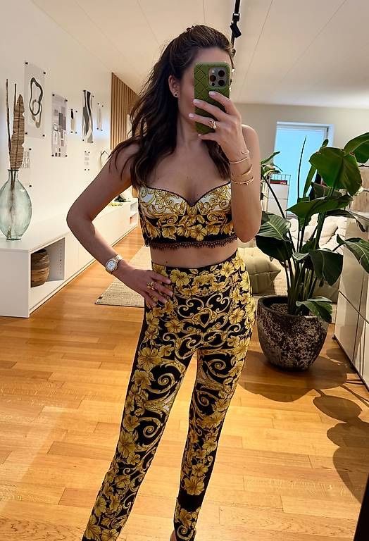 Versace Kleiderpakete: VERSACE TOP & HOSE – Neu (gemäss Beschreibung) aus Schwyz von bofb