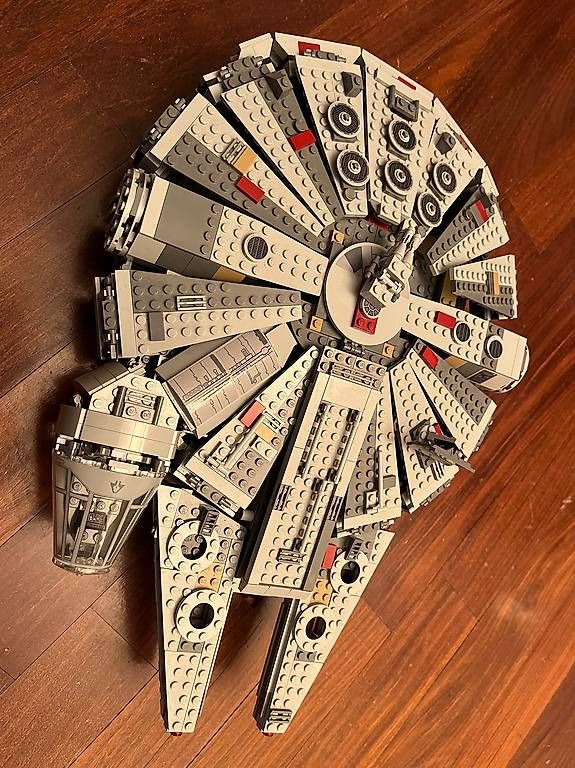 Spielzeuge: Millenium Falcon 75015 - Lego Star Wars – Gebraucht aus Viganello von 597_k72f 2