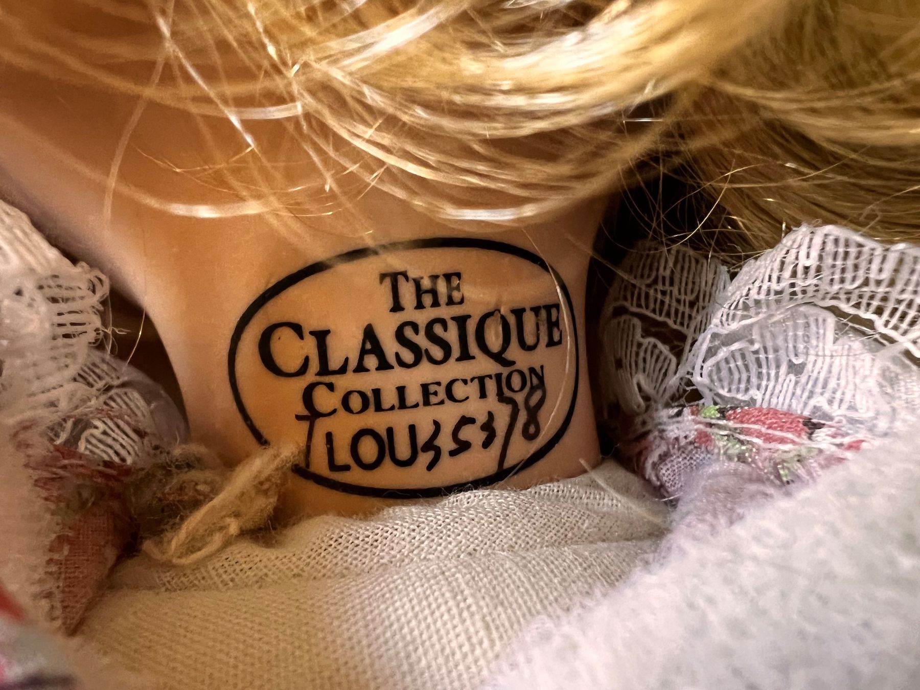 Puppen: Sammlerpuppe THE CLASSIQUE COLLECTION Louisette – Gebraucht aus Arbon von mei_cnd6 1