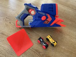 Nerf Nitro mit zwei Rennwagen