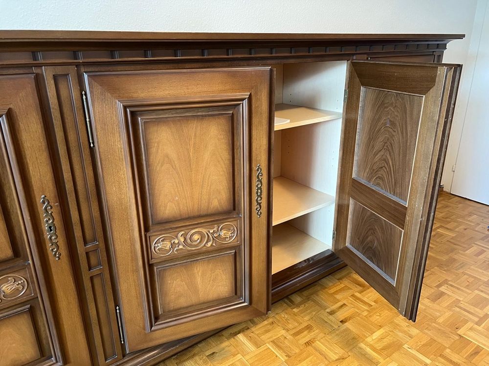 Commodes: Wunderschönes Buffet/Anrichte aus Massivholz, Top Zustand! – D'occasion à Bazenheid par Fabian911 5