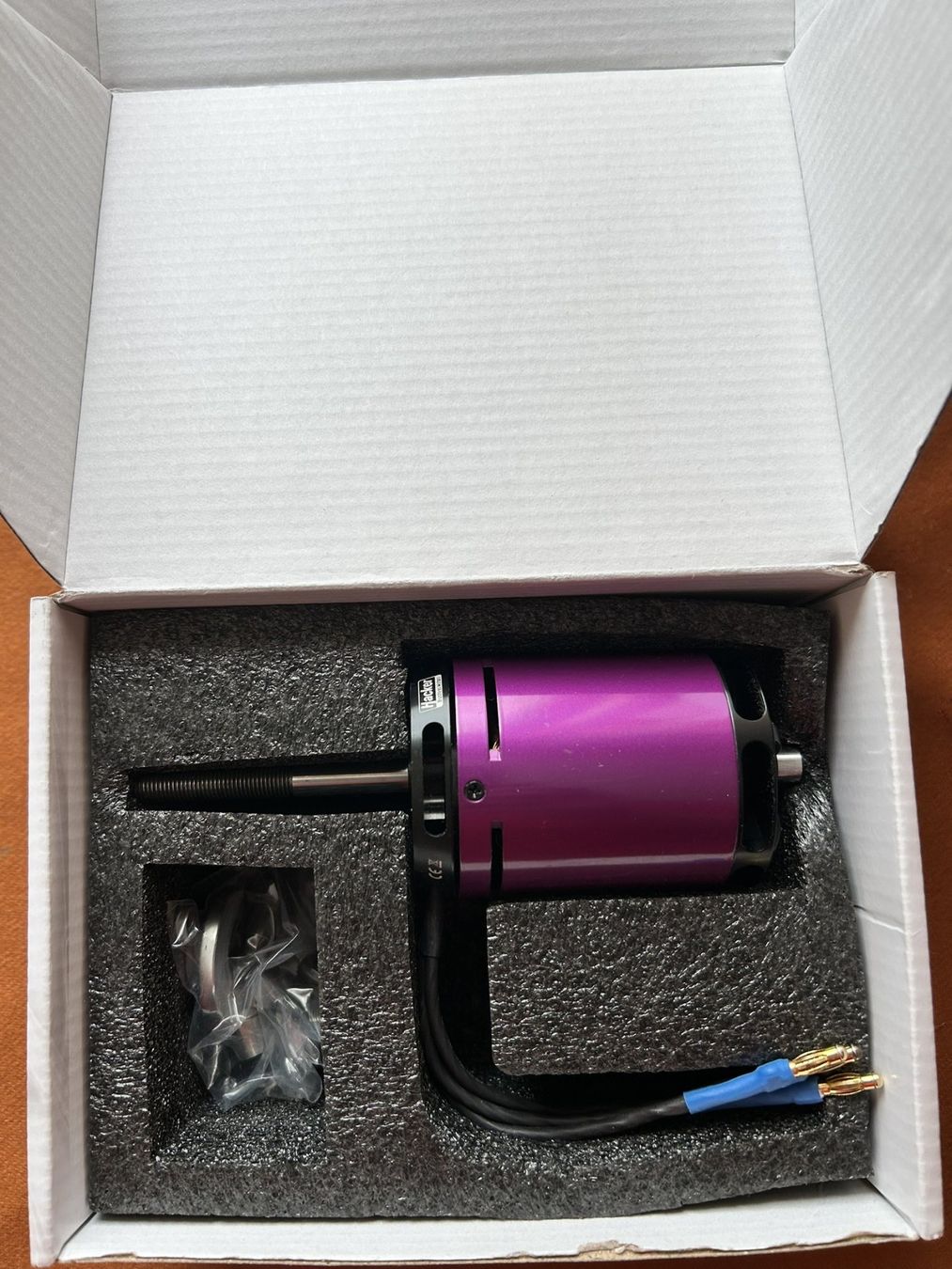 Hacker Motori: Hacker A60-16L mit Ramoser 4-Blatt Verstellpropeller – Nuovo (secondo la descrizione) da Rickenbach b. Wil venduto da Maulem7