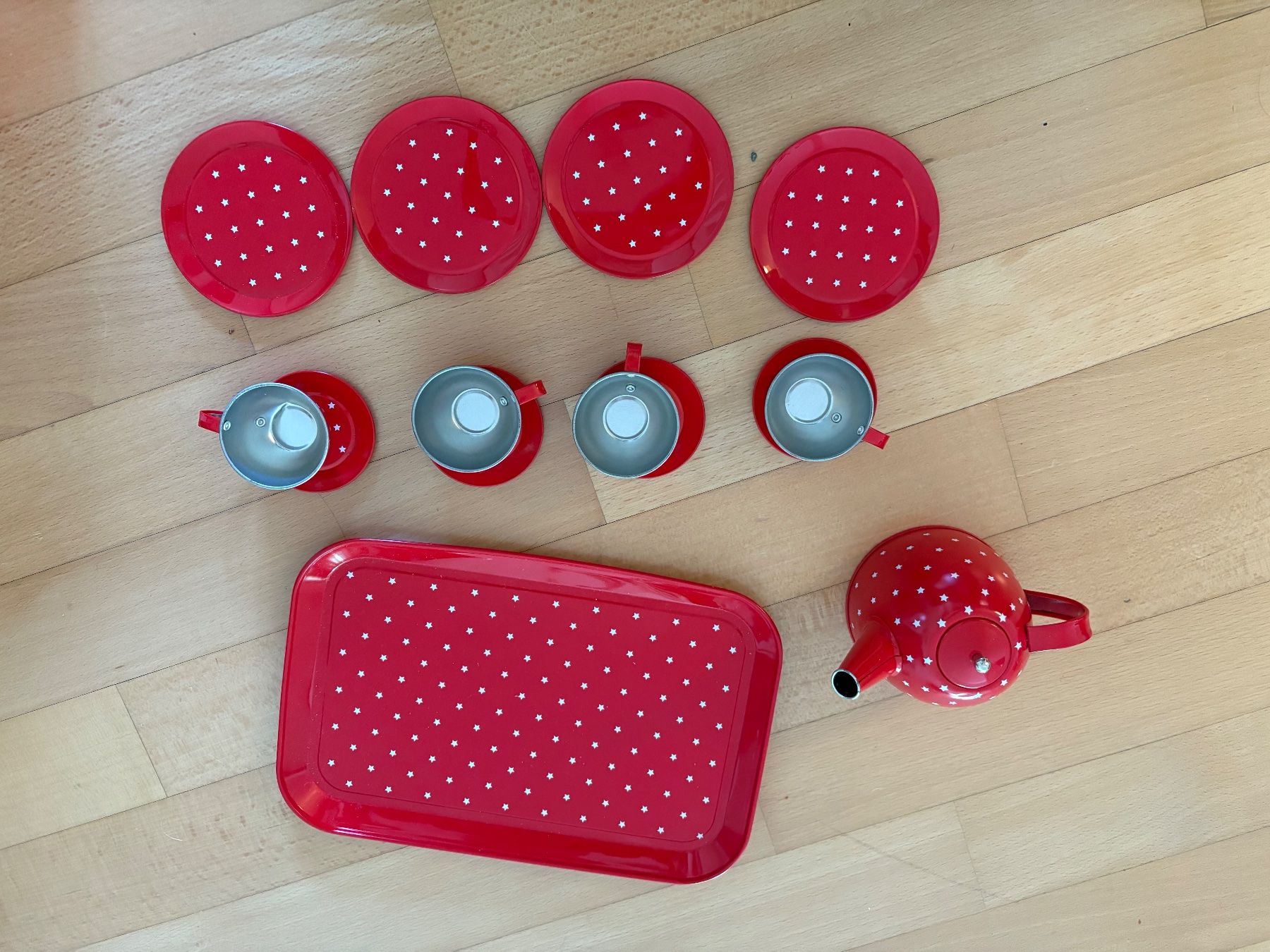 Giocattoli: Kinderkoffer Tee Set – Usato da Zollikerberg venduto da Elin77