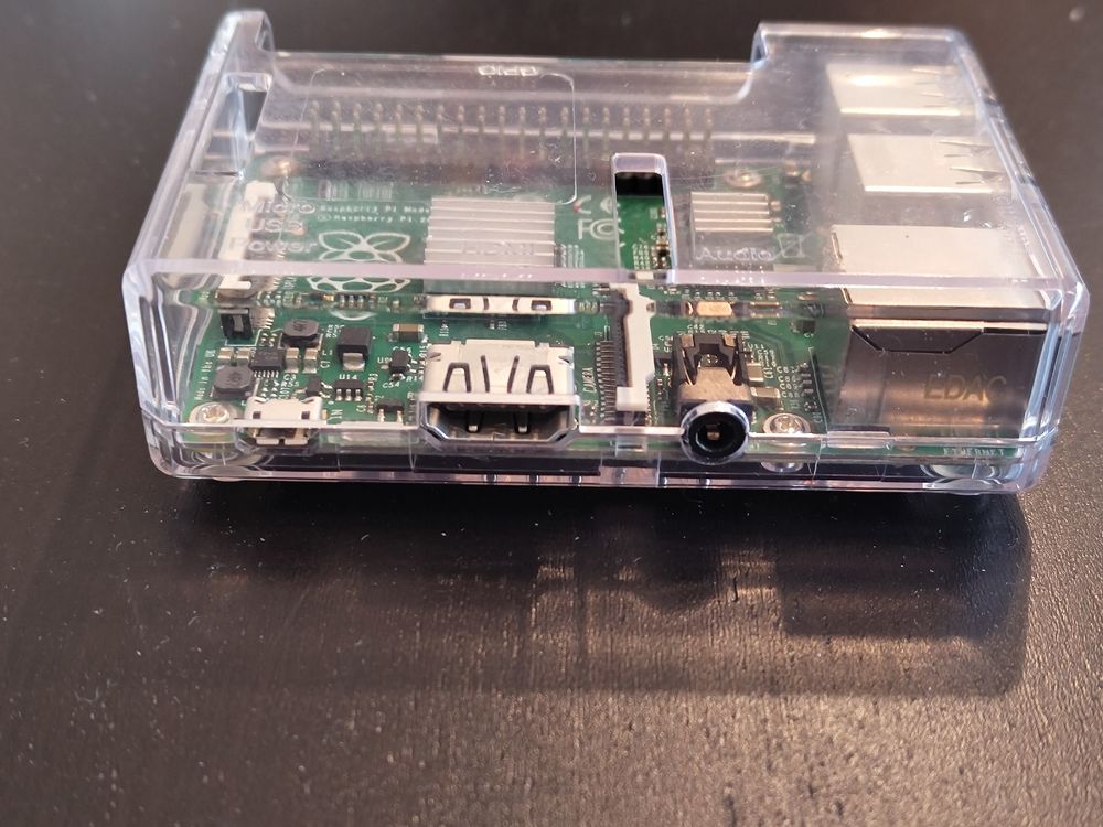 Raspberry Pi Model B - Clear Case - No SD Card or PSU (Gebraucht) in ...