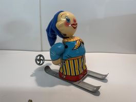 Wichtel/Mädchen auf Skiern mit Uhrwerk OVP  946