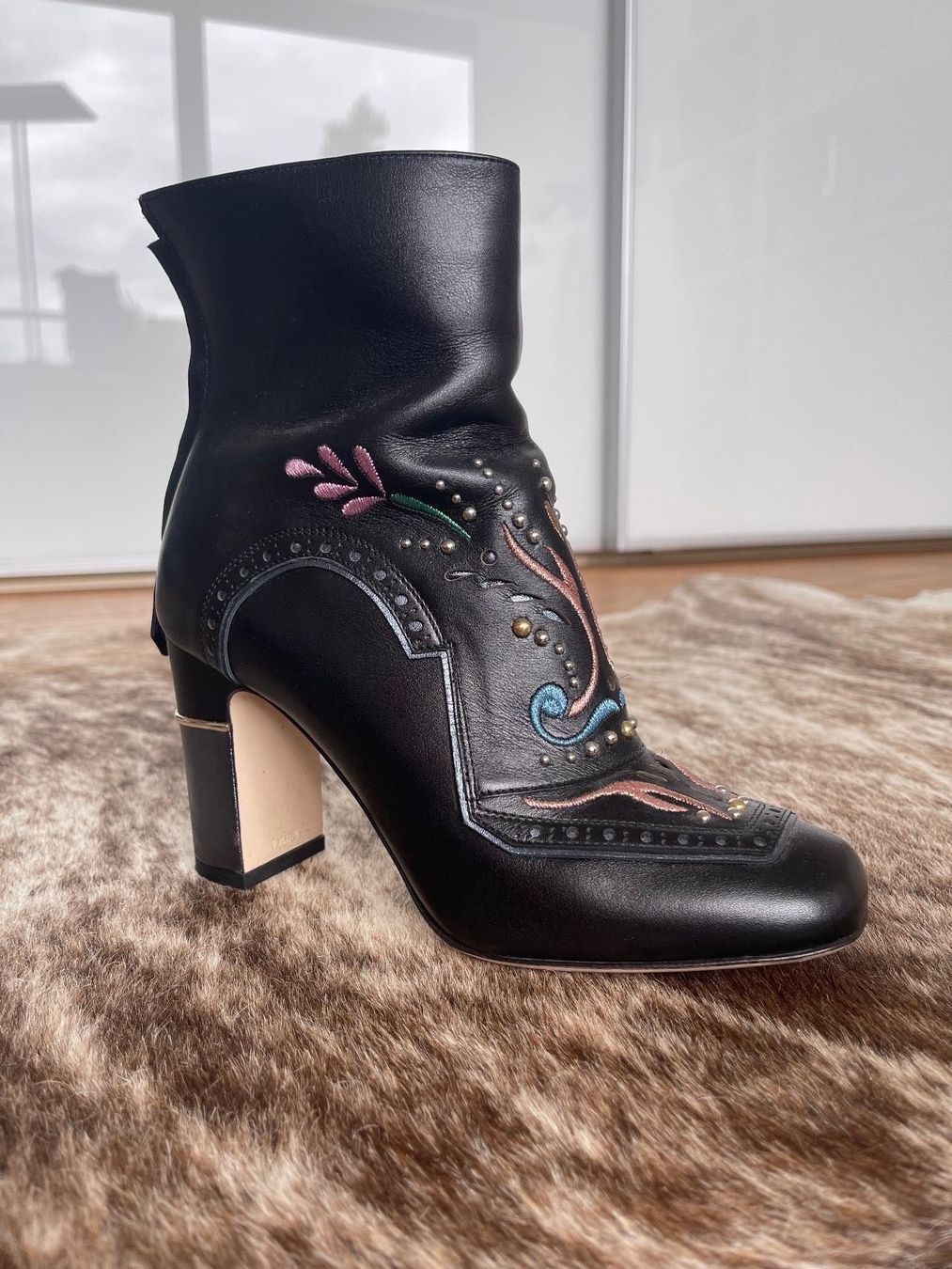 Damenschuhe: Bottine POLLINI schwarz, farbig bestickt, 37.5 – Gebraucht aus Zürich von happypascha 1