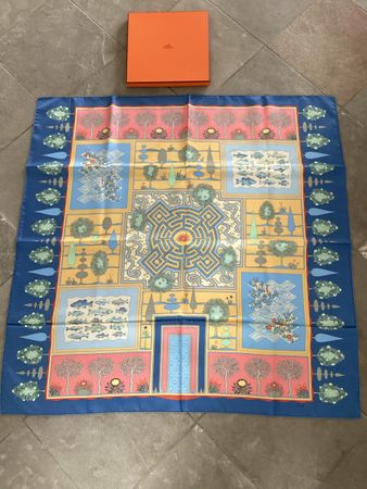 Hermès, Seidenfoulard