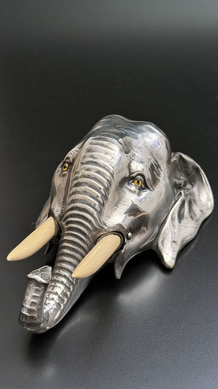 Skulpturen & Statuen: Versilberte Hotel-Rezeption / Ladenklingel mit Elefant – Gebraucht aus Luzern von Eukalyptus 2