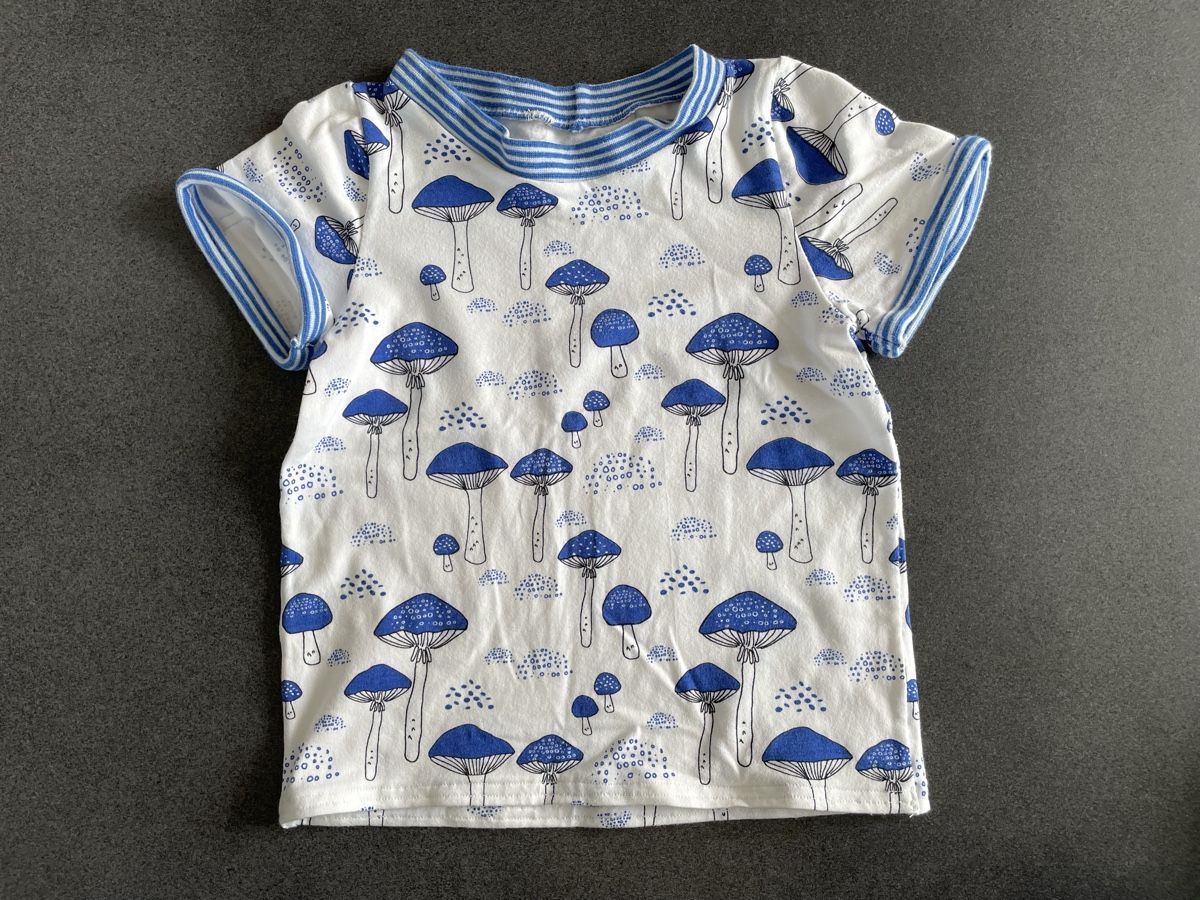 Camicie, T-shirt & Polo: T-Shirt Gr. 80 handmade – Nuovo (secondo la descrizione) da Aesch ZH venduto da lawas