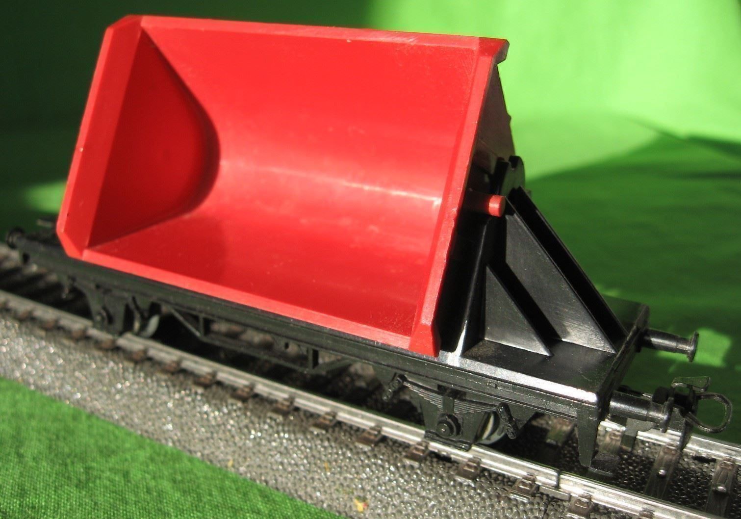 Modellini di ferrovie: Kipplorenwagen Märklin neue Generation – Usato da Winterthur venduto da Ricardo211
