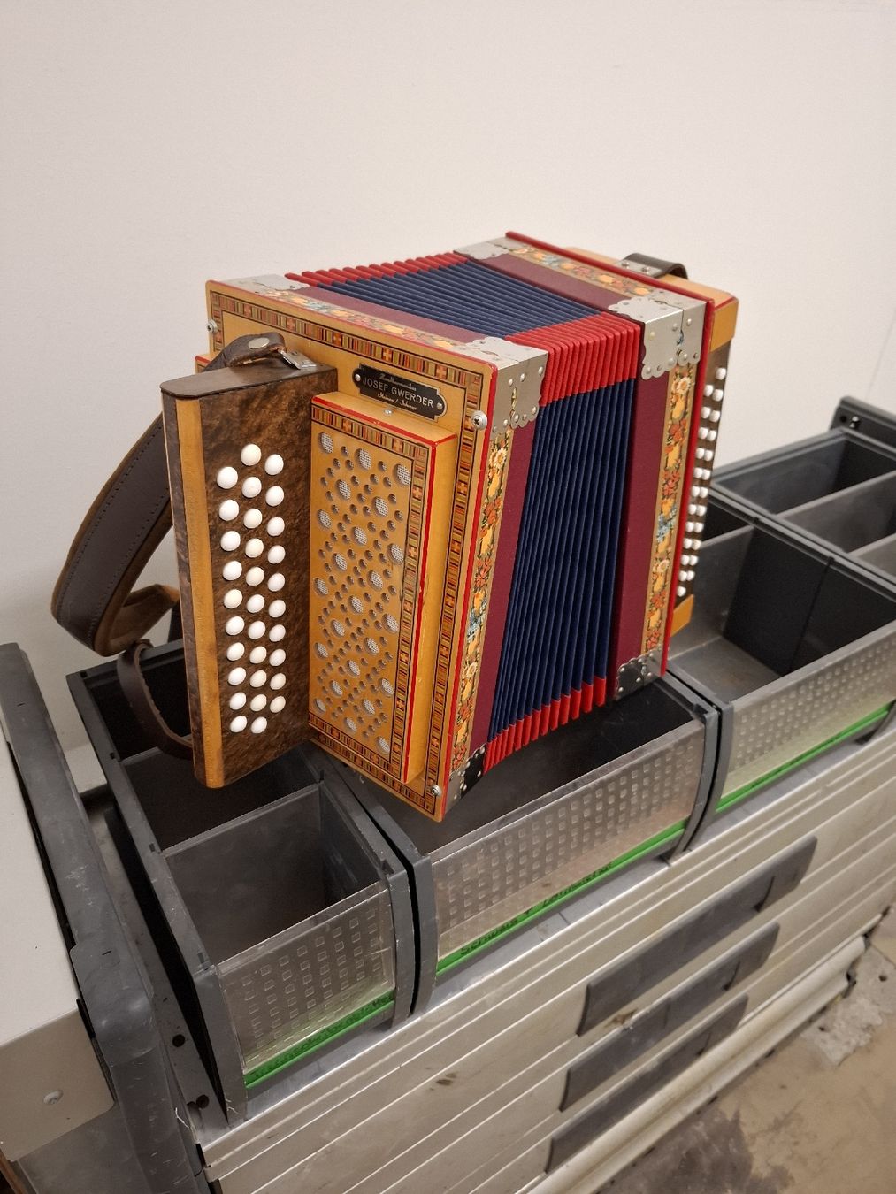 Gwerder Musikinstrumente: gwerder orgeli – Gebraucht aus Villeneuve von BibiVintage 5