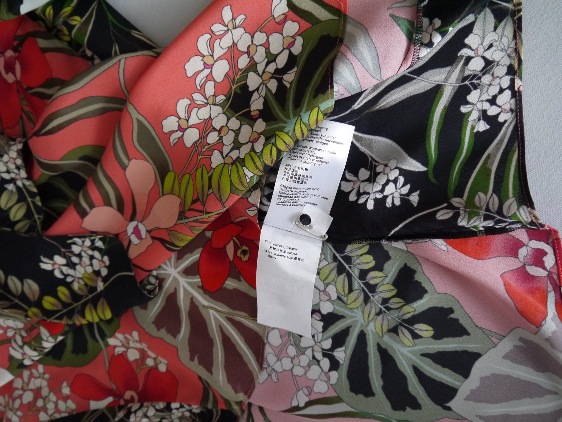 Marc Cain Blusen: MARC CAIN Bluse aus Viskose, Seide N4 – Gebraucht aus Hagendorn von Blaf 5