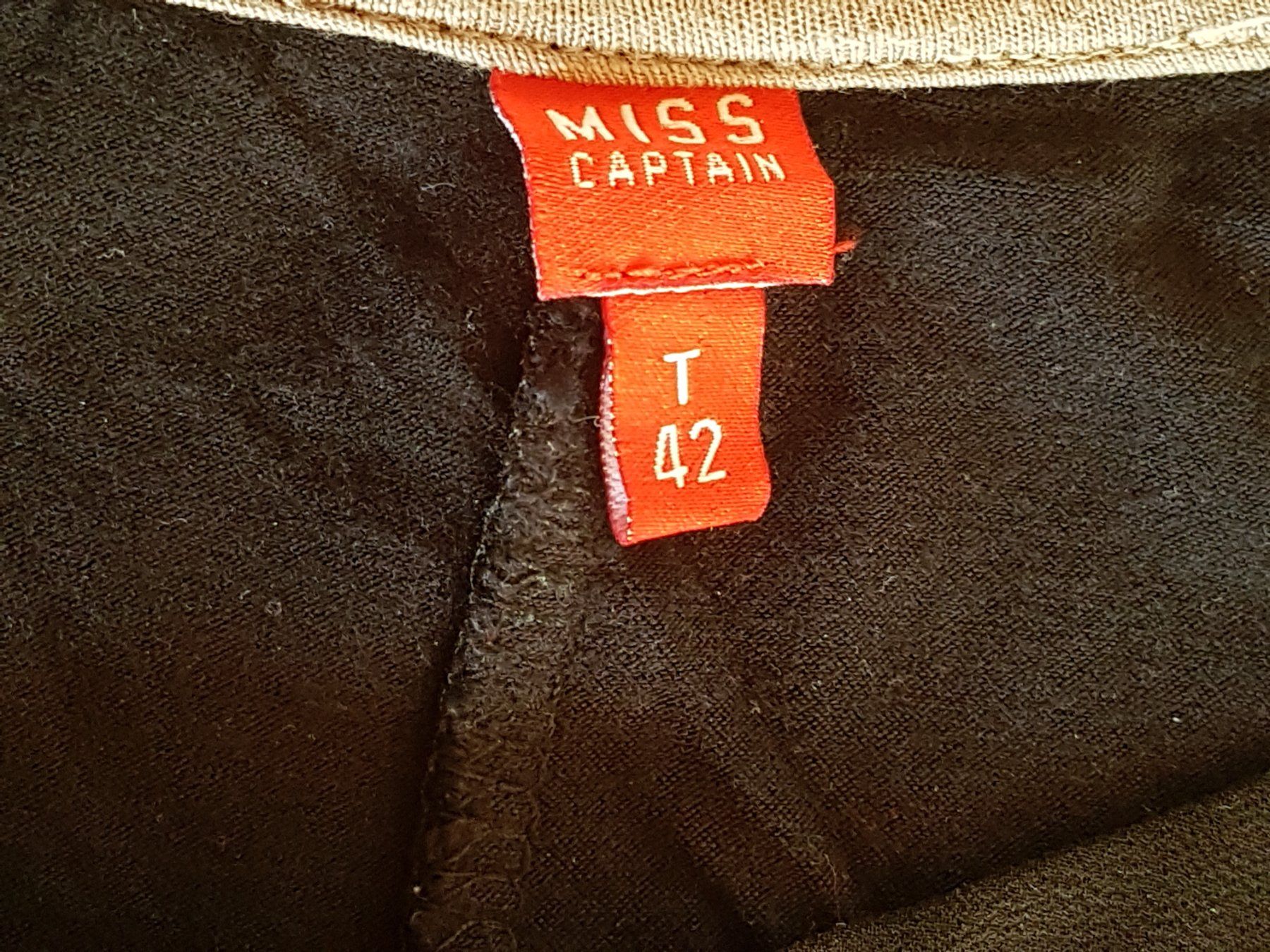 Tuniche: Pull - tunique taille 42 marque Miss Captain – Usato da Villiers venduto da san_jn5w 2
