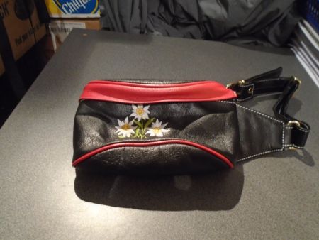 Bauchtasche schwarz/rot, Edelweiss, Swiss Alp Fantasy
