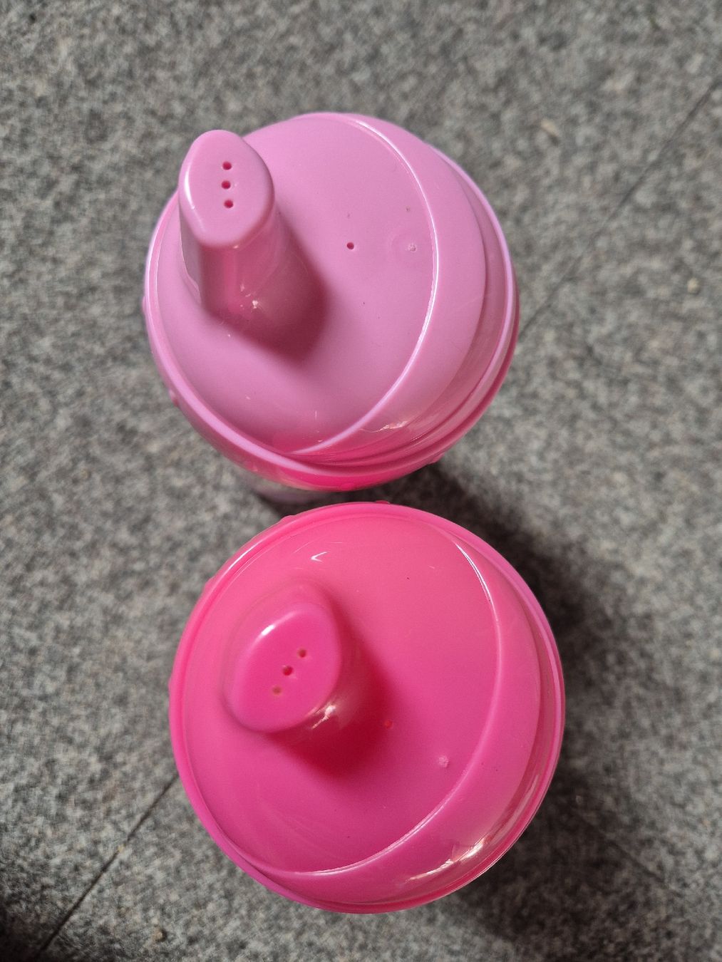 Bicchieri: Lot de 2 gobelets Minnie Mouse – Usato da Yverdon-les-Bains venduto da somiou 3