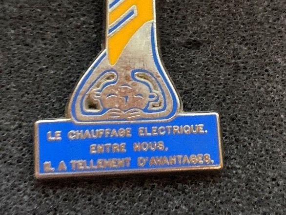 Placchette & Badge: PINS - CHAUFFAGE – Usato da Le Brassus venduto da cinema13 1