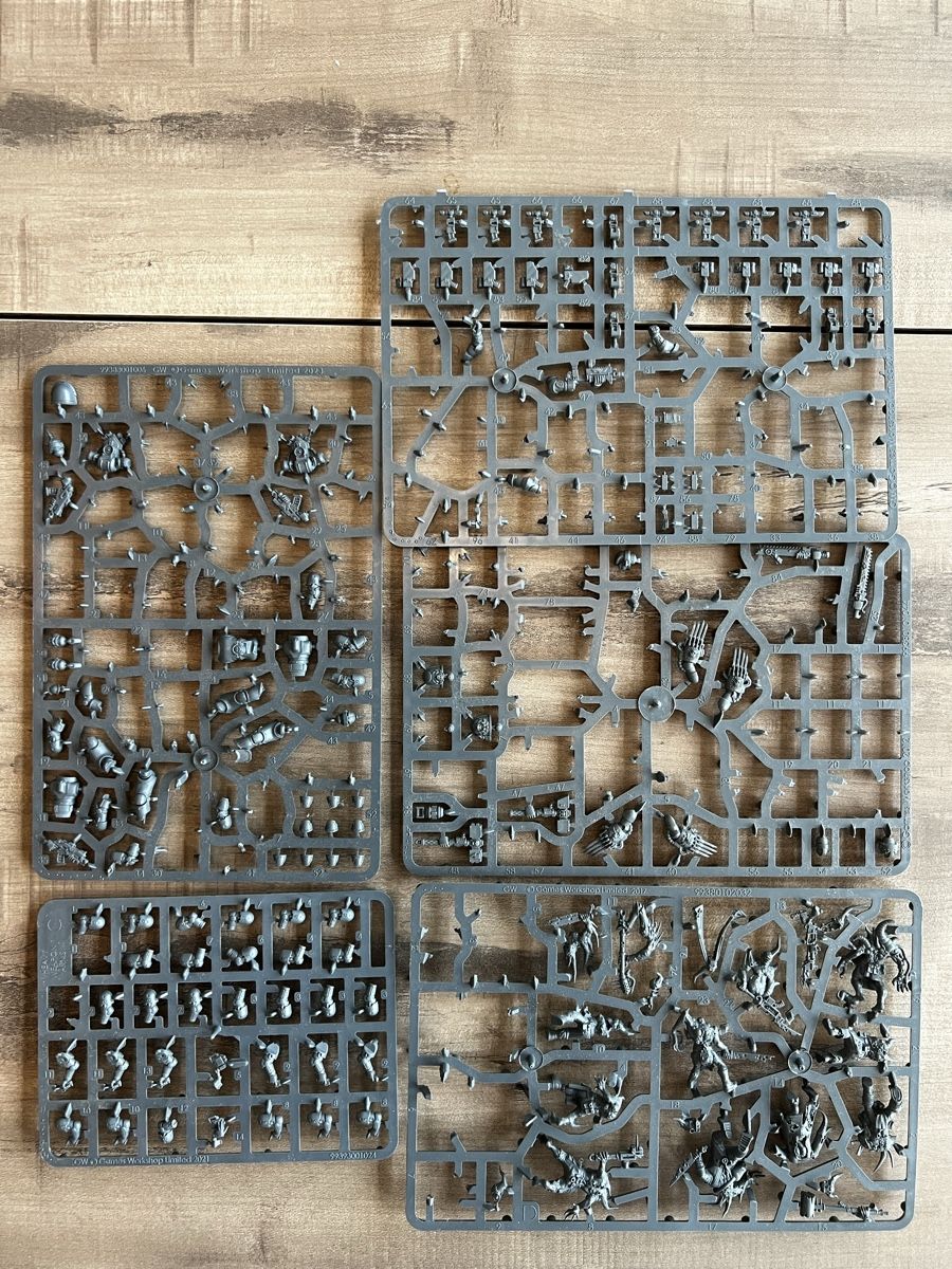 Giochi: Warhammer 40k/Horus Heresy Gussrahmen/Bits Set 5 – Usato da Othmarsingen venduto da stephiesheena