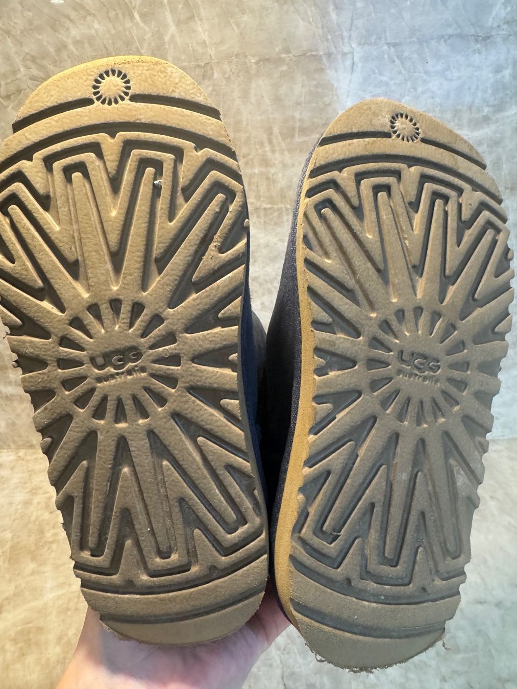 Scarpe per ragazze: UGG Bottes  T3O – Usato da Conches venduto da chn_hgl6 4