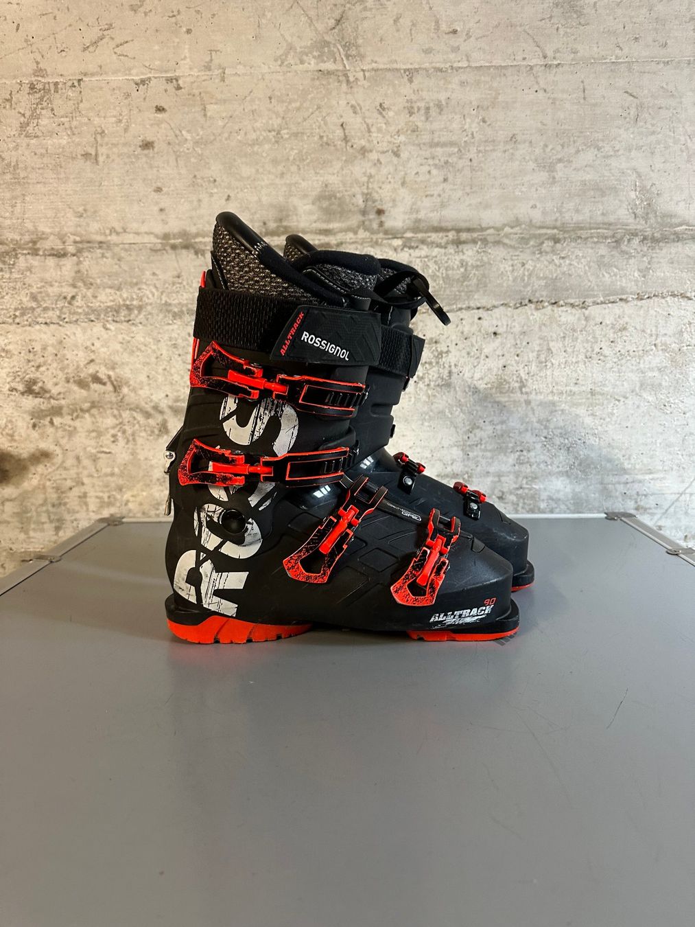 Rossignol Scarpe da uomo: Rossignol Skischuhe 26.5 / Gr. 41 – Usato da Emmenbrücke venduto da karkarkar