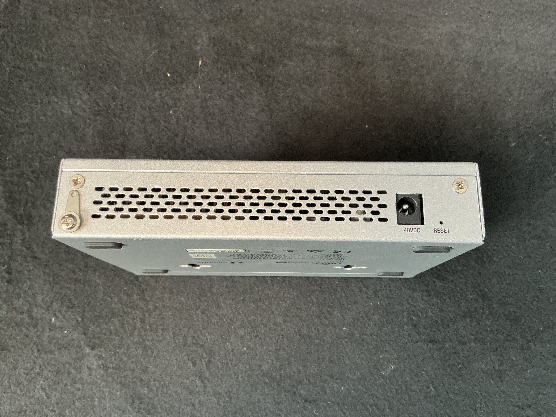 Ubiquiti Hub & Switch: UNIFI SWITCH 8 60W – Usato da Richterswil venduto da Restwert_Richterswil 5