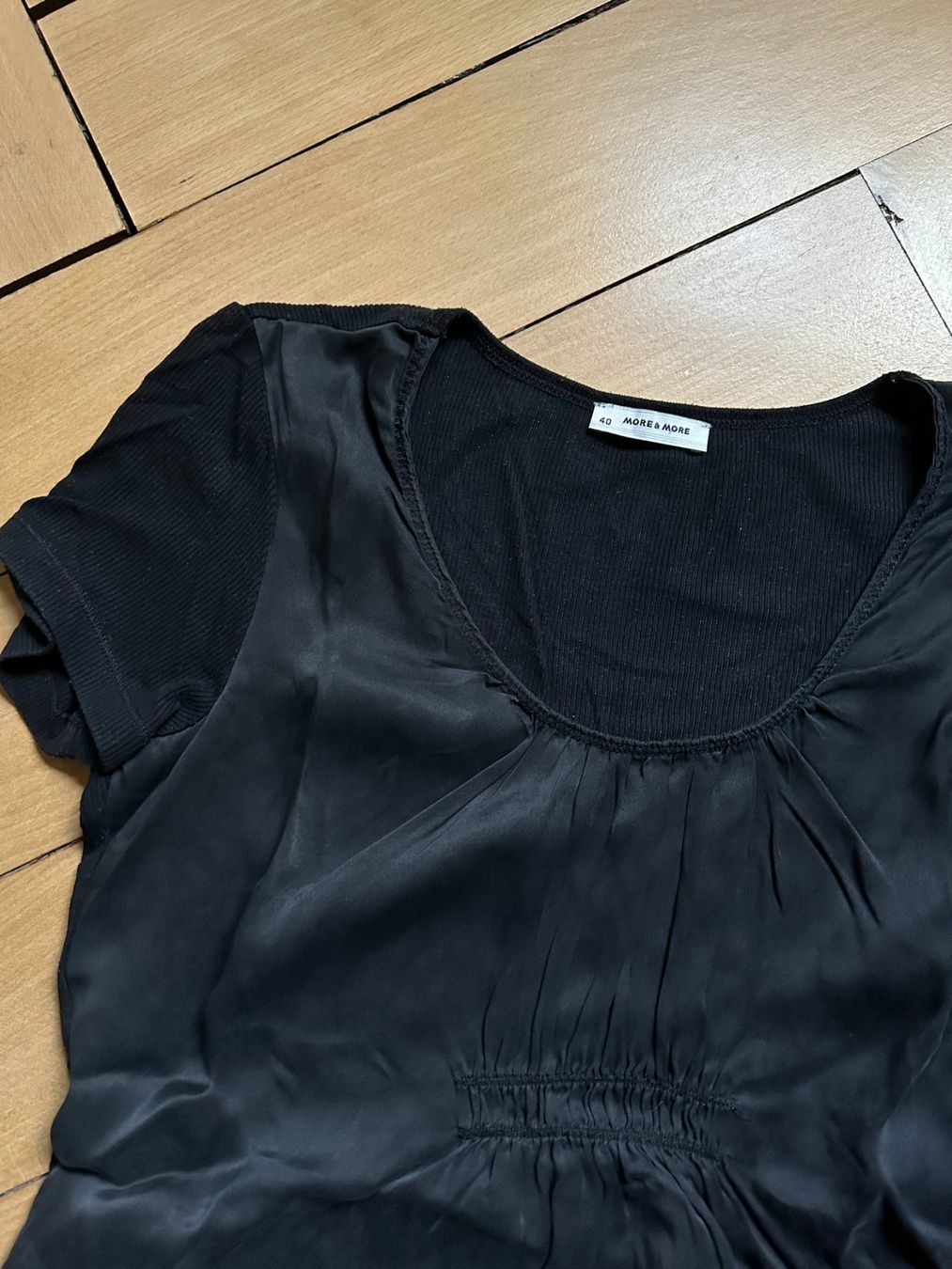 More & More T-Shirts: MORE & MORE - Seide Oberteil schwarz 40 – Gebraucht aus Zürich von Diazaio 3