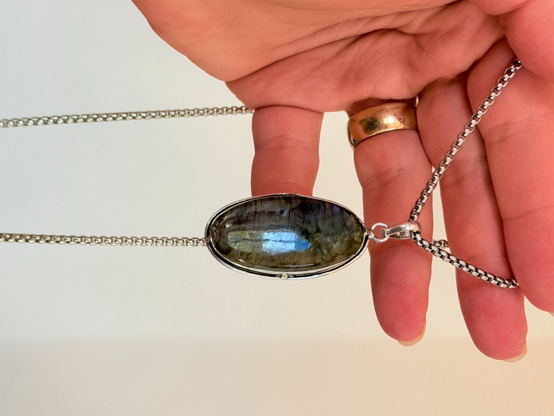 Ketten: Collier avec Labradorite – Neu und originalverpackt aus Genève von AWWA 1