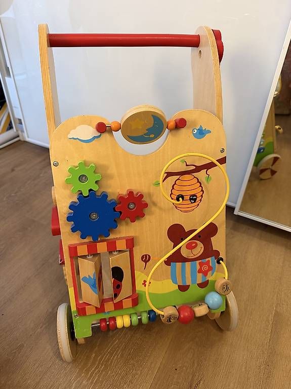 Veicoli per bambini: Schöne Laufhilfe aus Holz – Usato da Bäch SZ venduto da Blansz