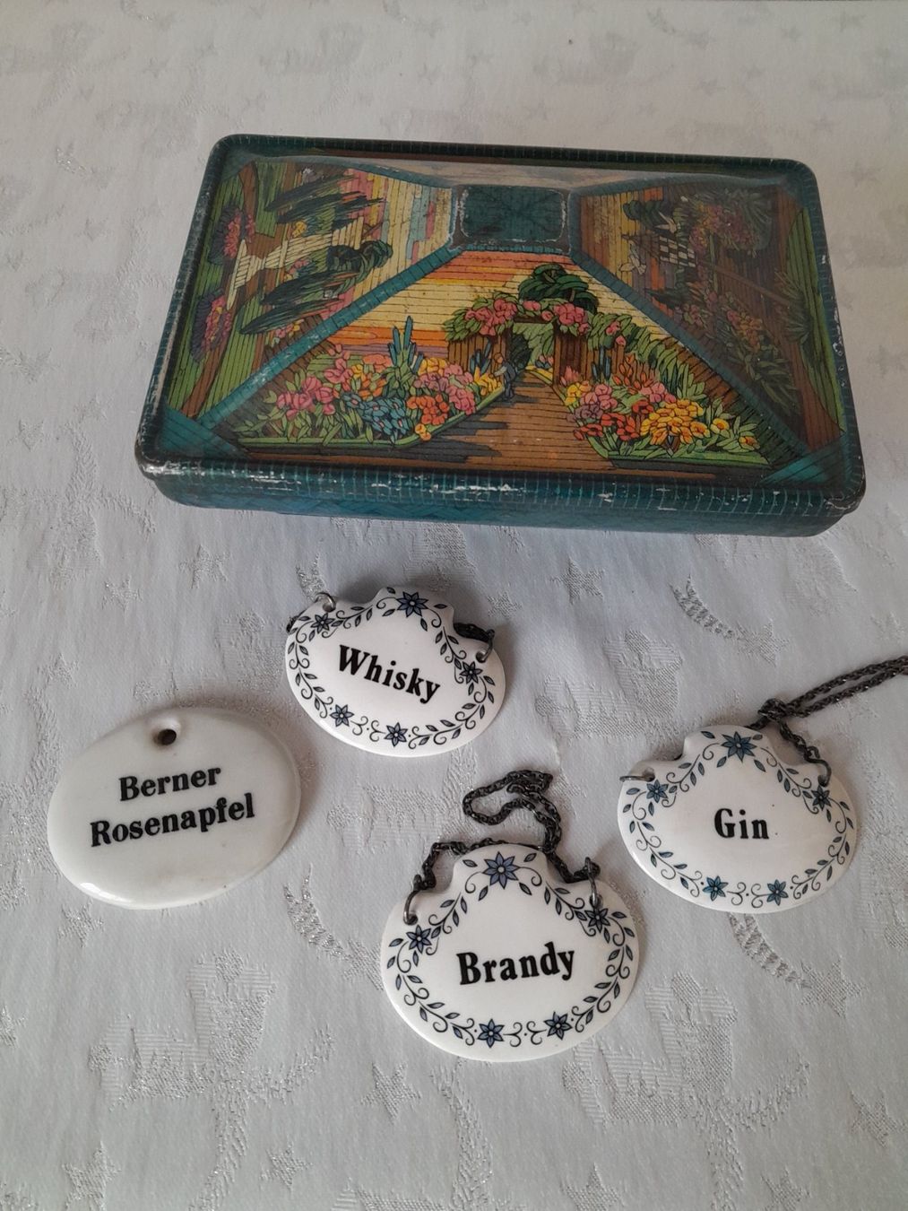 Zuckerdosen: Rowntree`s Blechdose, Antik, 1922, plus 4 Geschenke – Gebraucht aus Schwarzenbach SG von utschu09 7