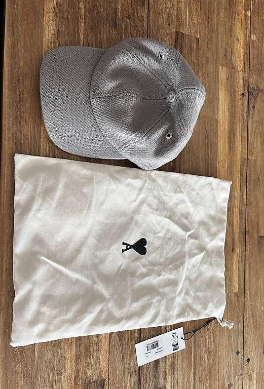 Hüte, Mützen & Caps: ORIGINAL CAP VON AMI PARIS MIT ORIGINAL STAUBHÜLLE – Neu (gemäss Beschreibung) aus Uzwil von ema_jt59 1