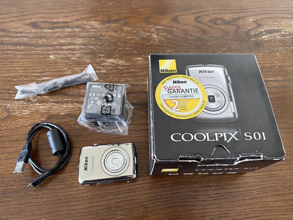 Fotocamera: Nikon Coolpix S01 – Usato da Zürich venduto da Mancini_c