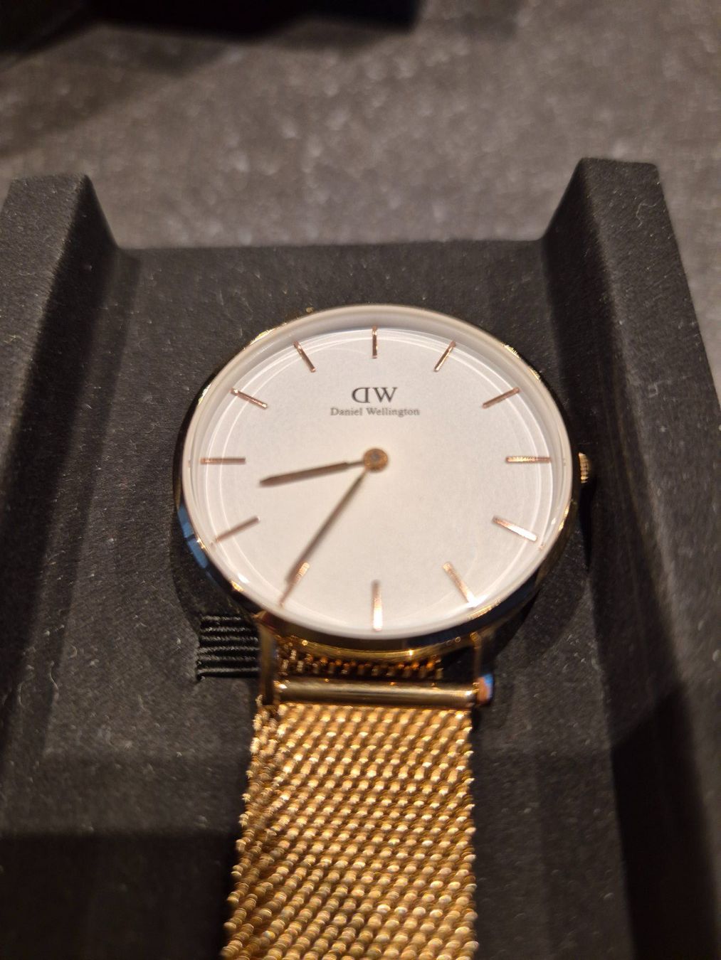 Daniel Wellington Uhren: Armbanduhr Damen – Gebraucht aus Zunzgen von Flipflap02 1
