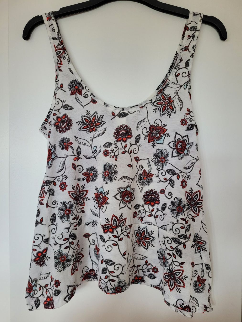 H&M Tops: Haut fleuri – D'occasion à Villars-sur-Glâne par ninisabri 2