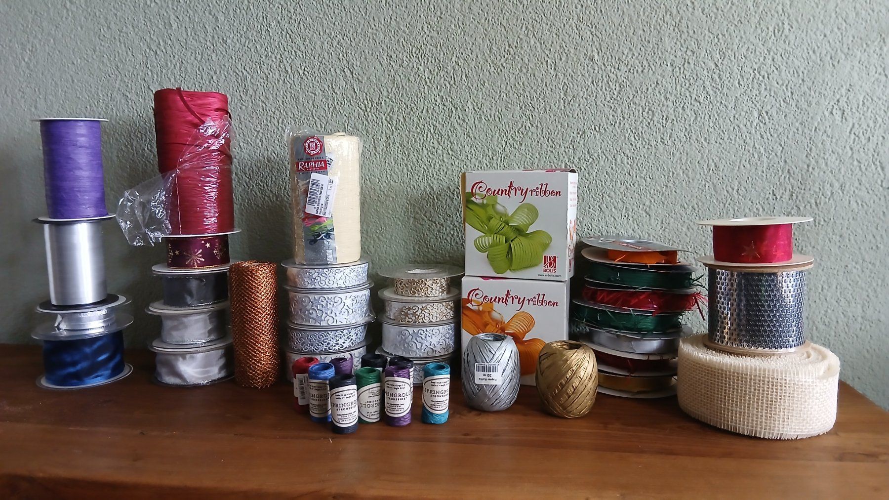 Carta: 100 Geschenktüten und diverse Geschenkbänder – Nuovo (secondo la descrizione) da Uster venduto da fidel2000 2