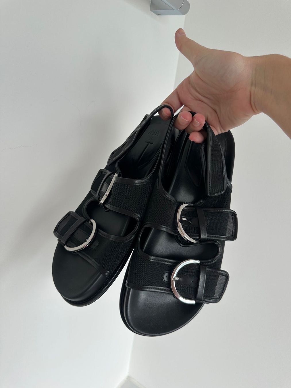 Zara Scarpe da donna: Zara schwarze Sandalen Gr. 39 – Usato da Triesen venduto da ann_6mxb