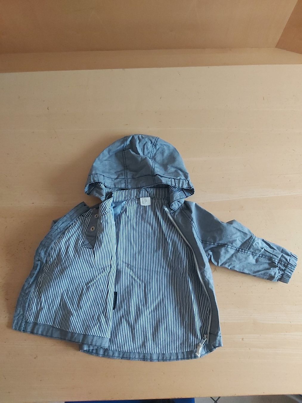 H&M Giacche & Cappotti: Jacke  grau Gr. 74 junge – Usato da Disentis/Mustér venduto da epa_862v 2