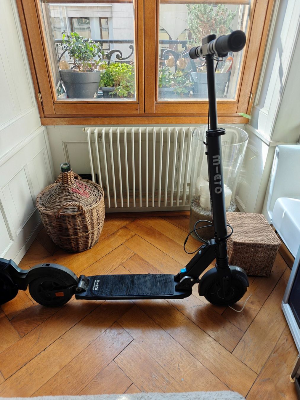 Micro Kickboard: As New MICRO electric scooter Explorer II 2 foldable 999CHF – Nuovo (secondo la descrizione) da Geneve venduto da readycat