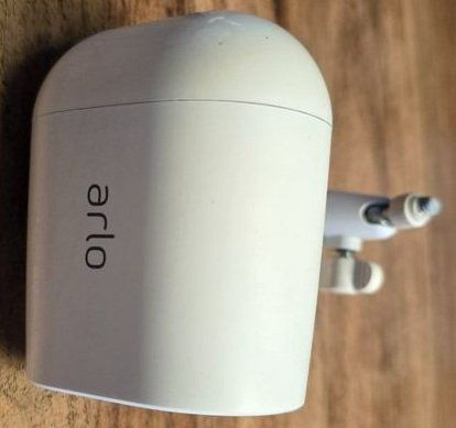 Arlo Videocamere: Arlo Essential Spotlight Kamera – Usato da Zuchwil venduto da Beppe_25.3 2