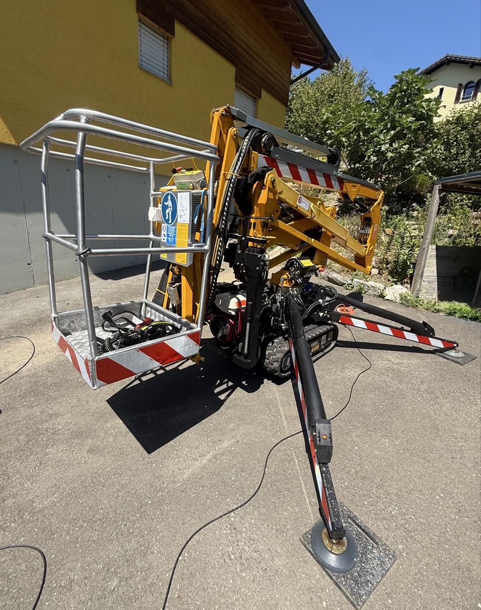 Toutes les machines: Nacelle élévatrice type araignée  – D'occasion à Choex par Adri27000 1