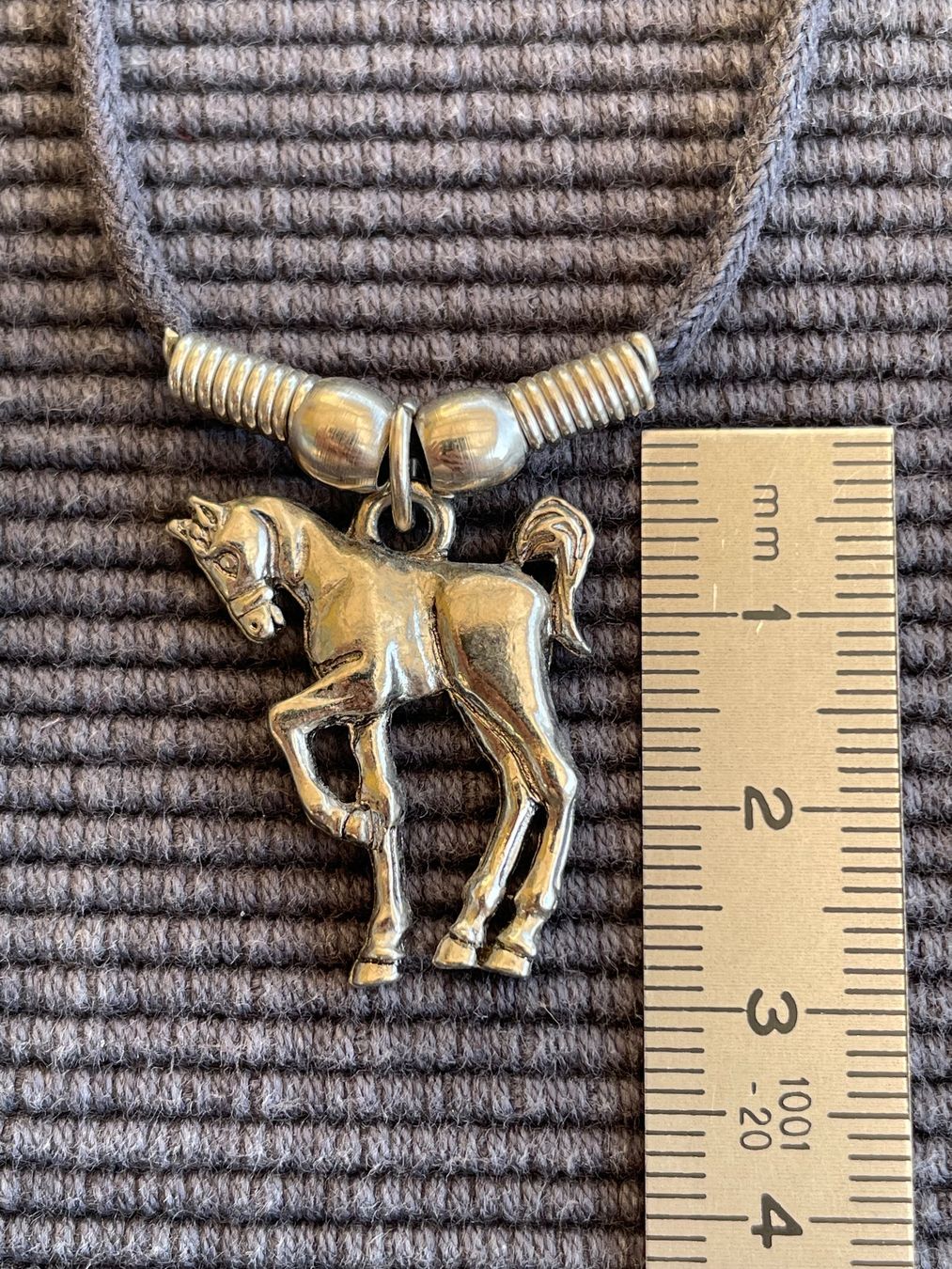 Colliers: Halskette Modeschmuck Pferd – D'occasion à Rümlang par euqinom16 1