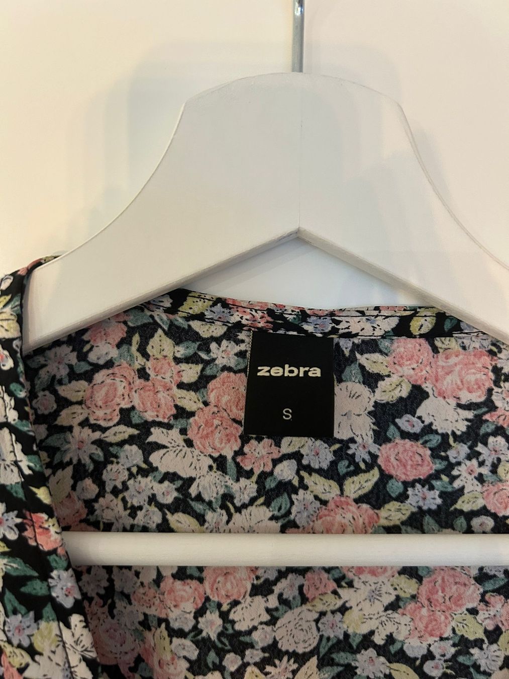 Zebra Camicette: Zebra Bluse Gr. S - Blumenmuster – Usato da Dietikon venduto da mel_djf9 1