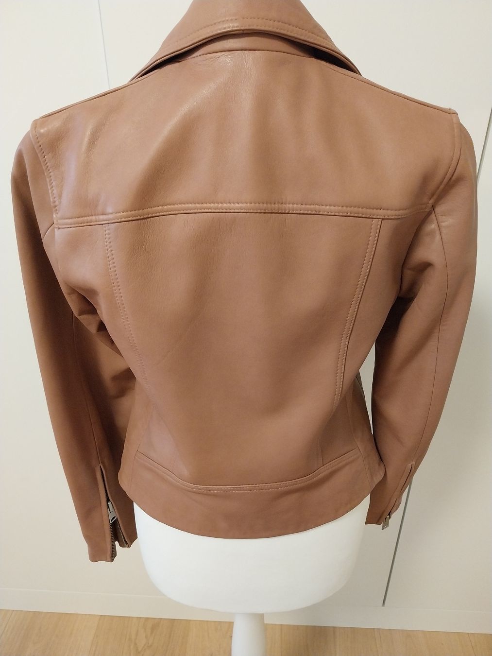 Allsaints Giacche: All Saints Lederjacke altrose EU36 – Usato da Oberwil BL venduto da A.Mohler 2