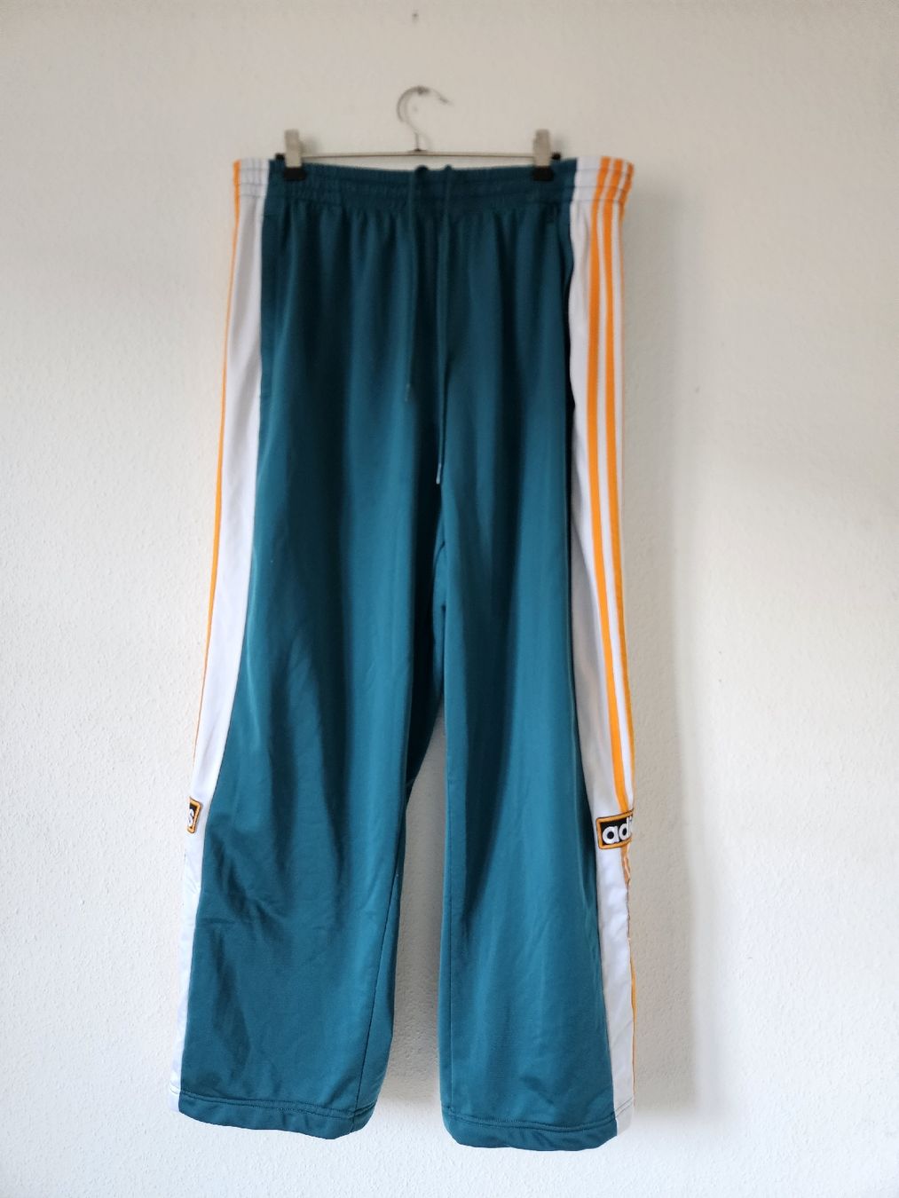 Adidas Hosen: Vintage Addidas Trainerhose – Gebraucht aus Basel von lic_q9m2 5