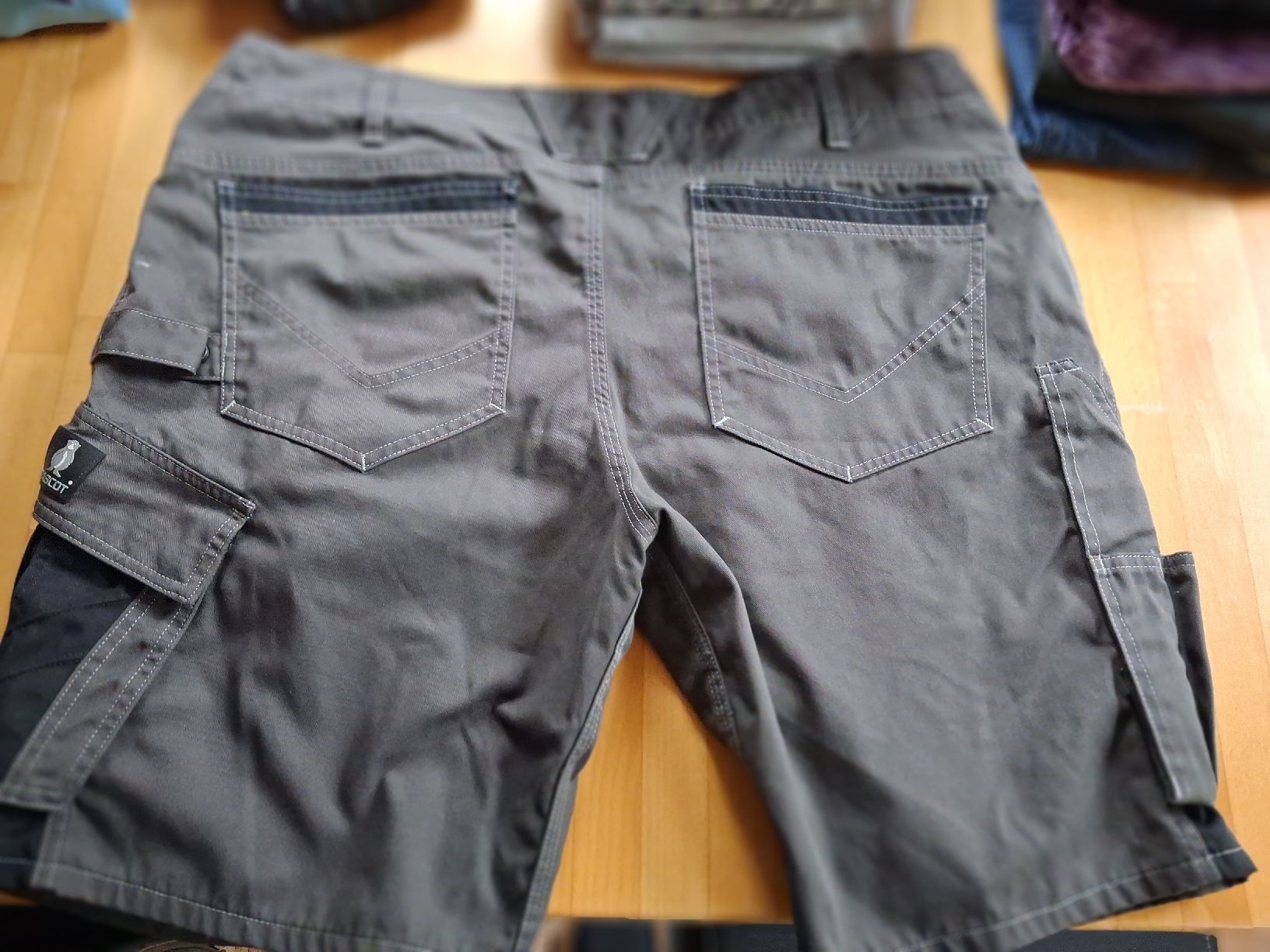 Pantaloni: Mascott Kurze Arbeitshose – Usato da Hundwil venduto da Mausa2