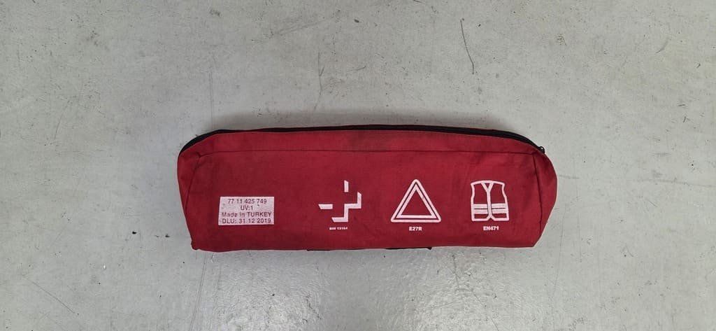 Kit di pronto soccorso: Verbandsmaterial (7711425749) – Usato da Alpnach-Dorf venduto da Hess-Automobile