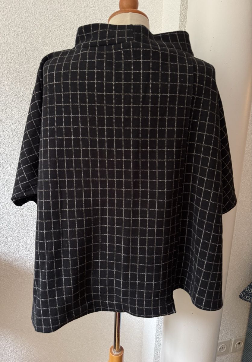 Pullover & Sweatshirts: MAMA B. Pull à carreaux noir et blanc - Taille L – Neu und originalverpackt aus Morges von sandy069 1